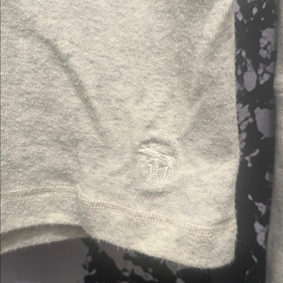 Abercrombie & Fitch Women's Off-White Long Sleeve Tee - Picture 3 of 5